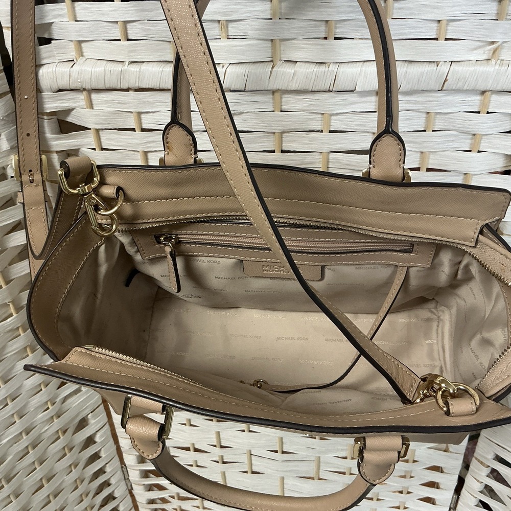 Michael‎ Kors Mercer Medium Satchel Beige Saffiano Leather-Minor Interior Marks - Picture 3 of 13